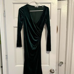 Dark green velvet long sleeve dress